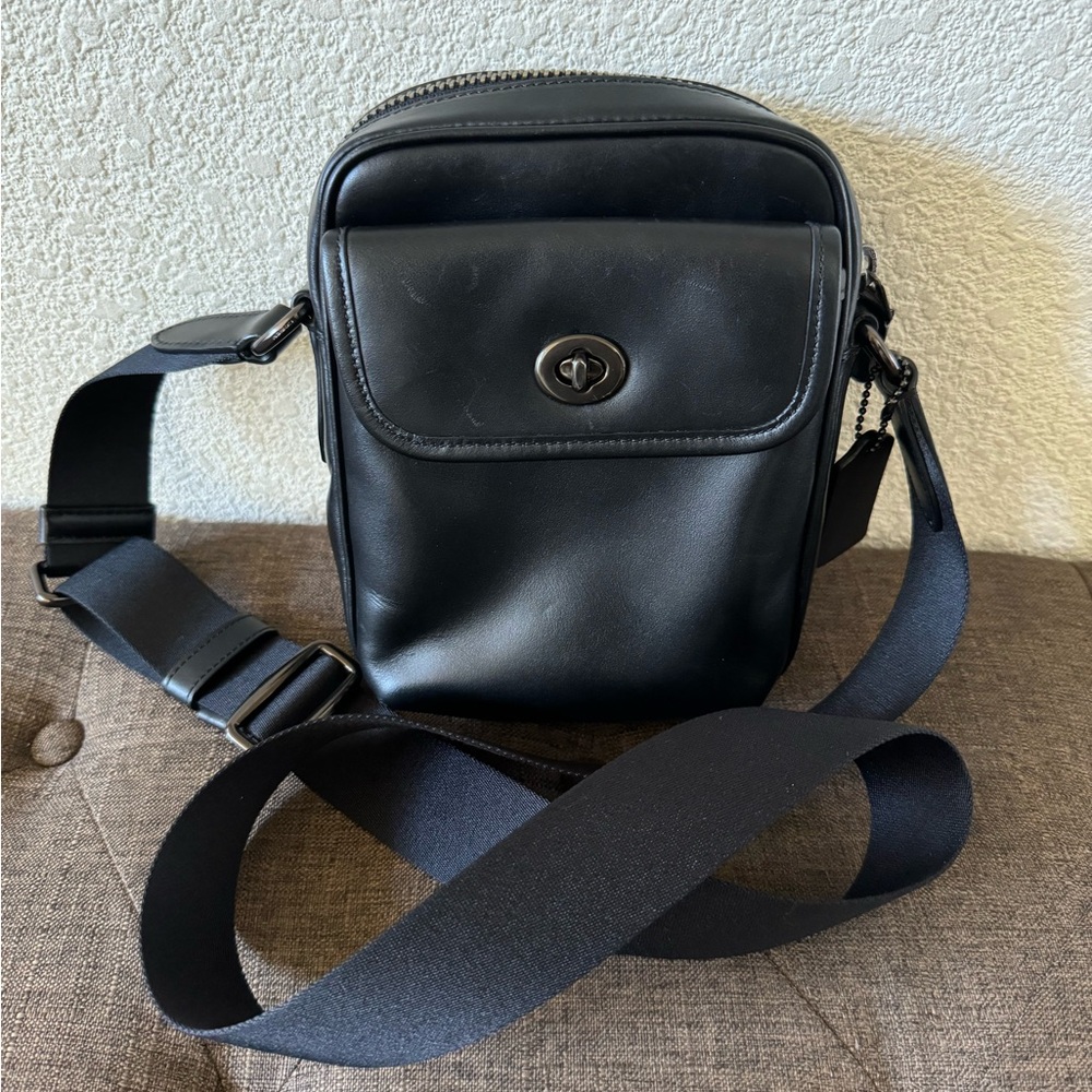 Coach leather crossbody. Used. Black. Authentic.